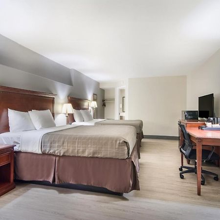 The Townhouse Inn Highpoint Εξωτερικό φωτογραφία