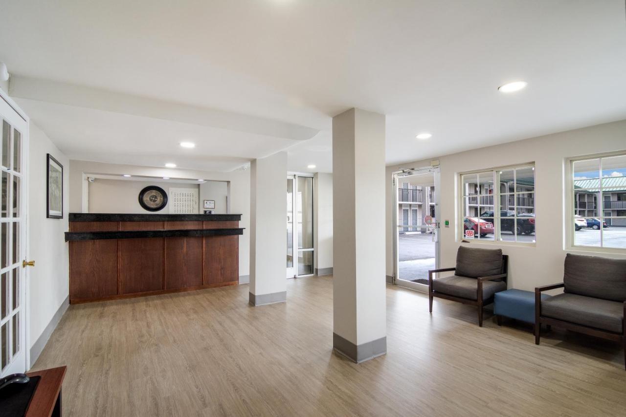 The Townhouse Inn Highpoint Εξωτερικό φωτογραφία