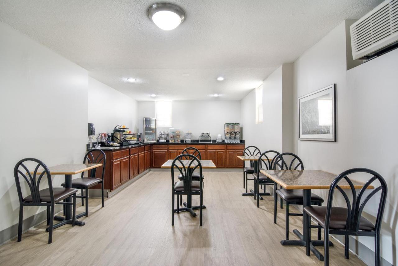 The Townhouse Inn Highpoint Εξωτερικό φωτογραφία