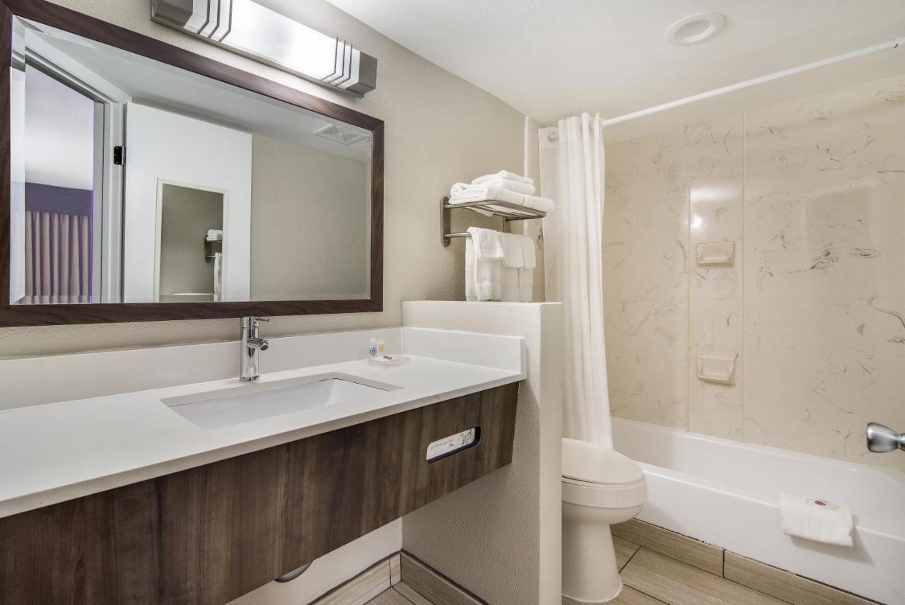 The Townhouse Inn Highpoint Εξωτερικό φωτογραφία