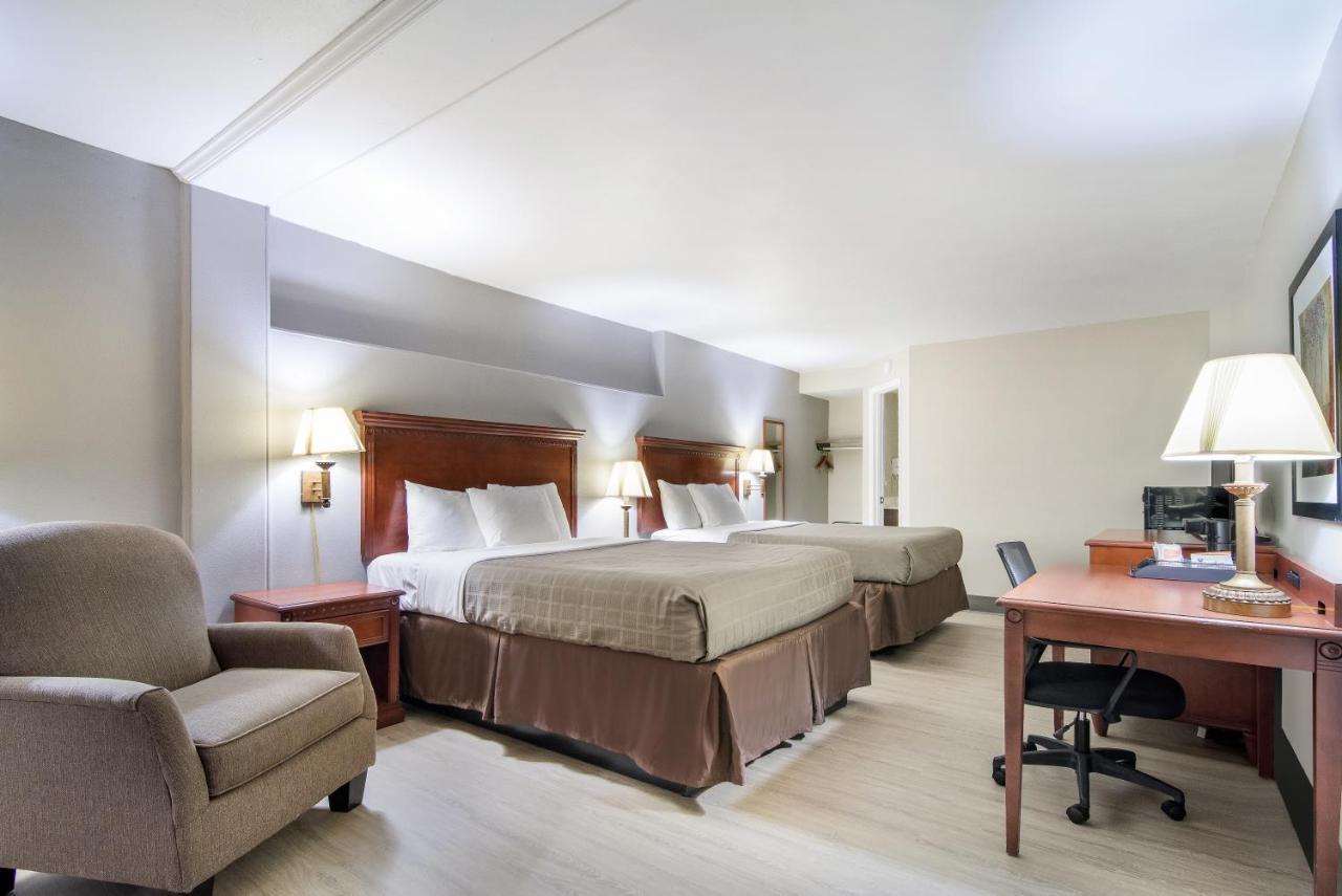 The Townhouse Inn Highpoint Εξωτερικό φωτογραφία