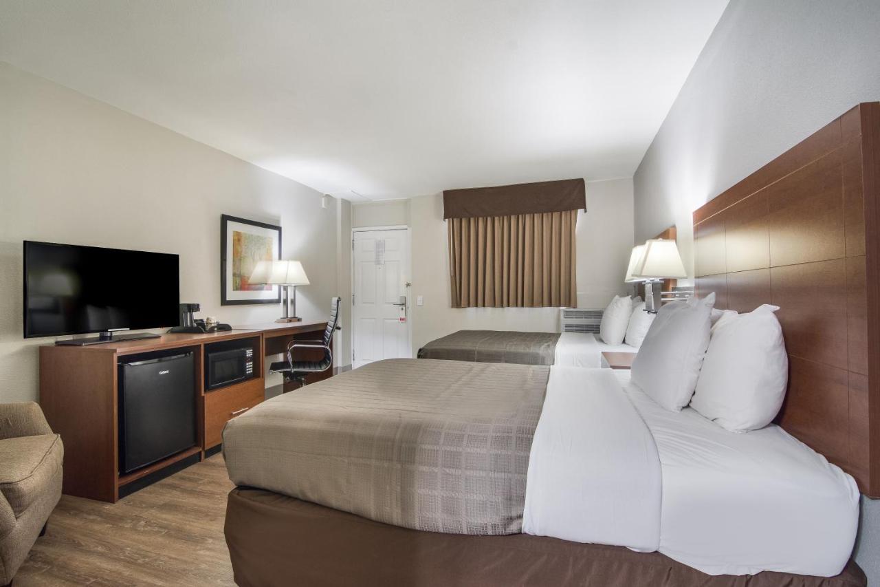 The Townhouse Inn Highpoint Εξωτερικό φωτογραφία